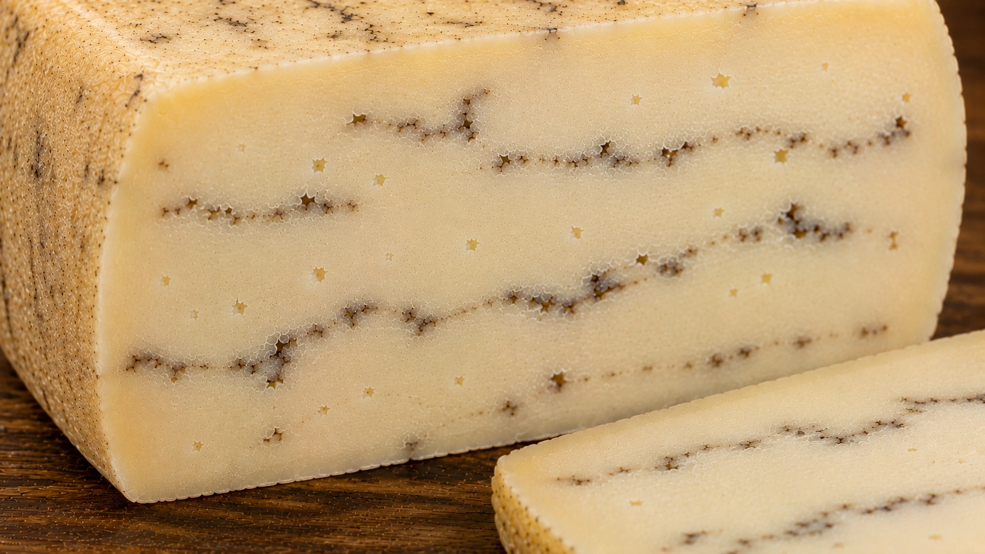Detail lanýžového žilkování Pecorino con tartufo